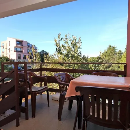 Apartment By The Sea - 830